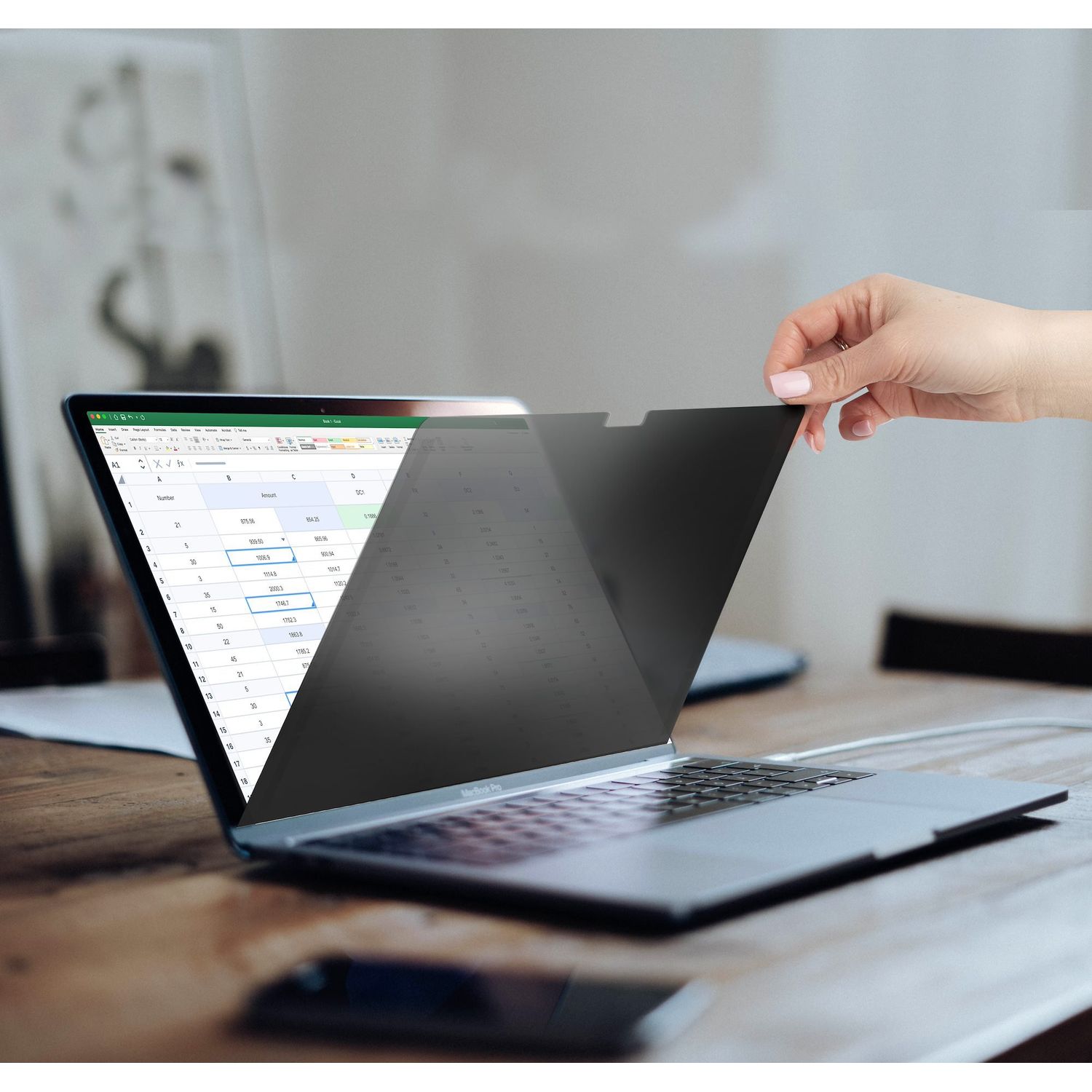 StarTech 14 Inch Anti-Glare Blue Light Reducing MacBook Pro 21 and 32 Privacy Sc