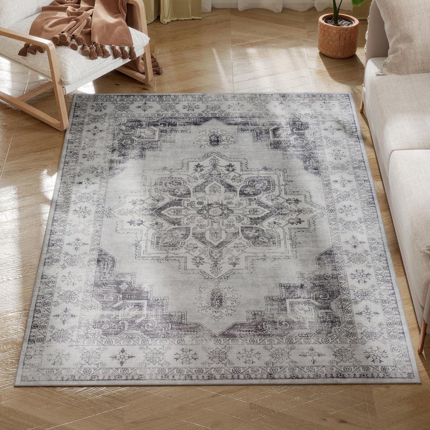 HOMCOM Flannel Non-Slip Washable Rug for Living Room 170 x 120 cm -Grey 170L x 1