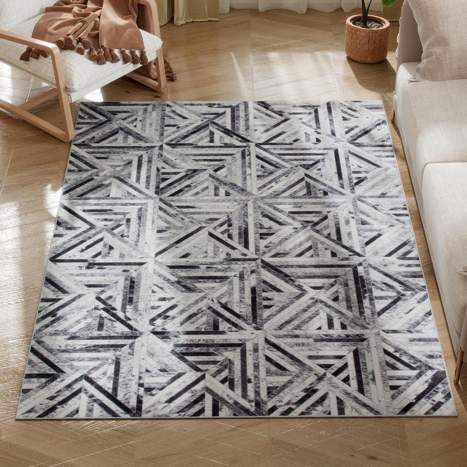HOMCOM Non-Slip Washable Rug Chenille Floor Carpet for Living Room -Black 170L x