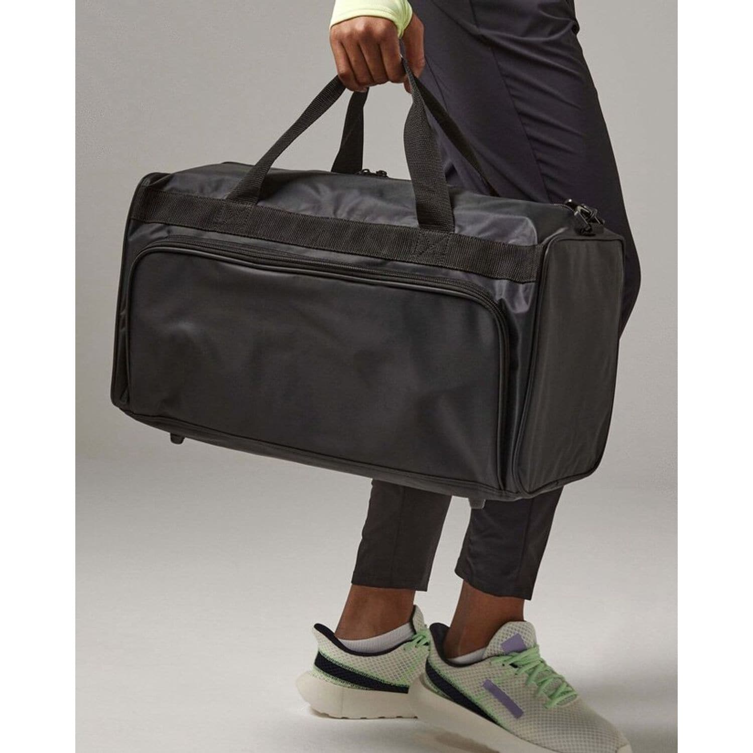 Quadra Advertising Holdall Detachable Adjustable Shoulder Strap 420D Polyester Q