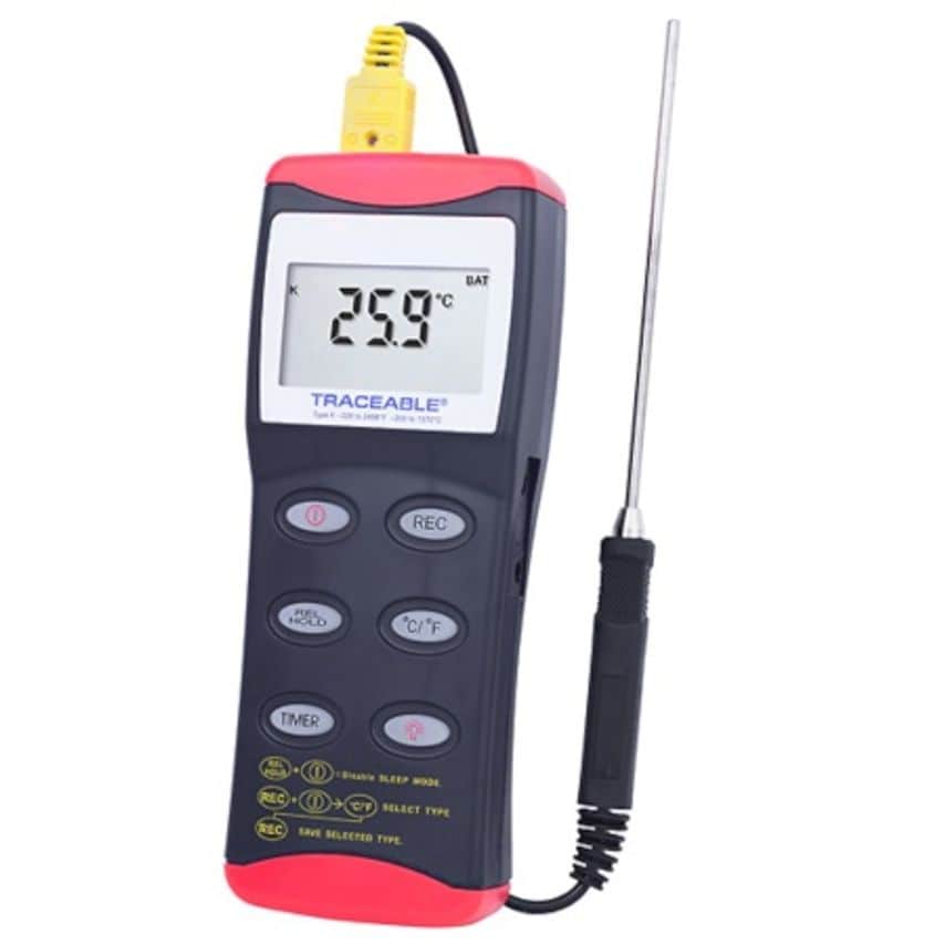 Thermocouple Thermometer With Memory and Calibration