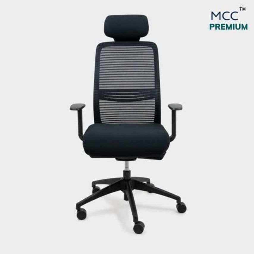 Praktikos medium back posture operator chair with adjustable arms clearance