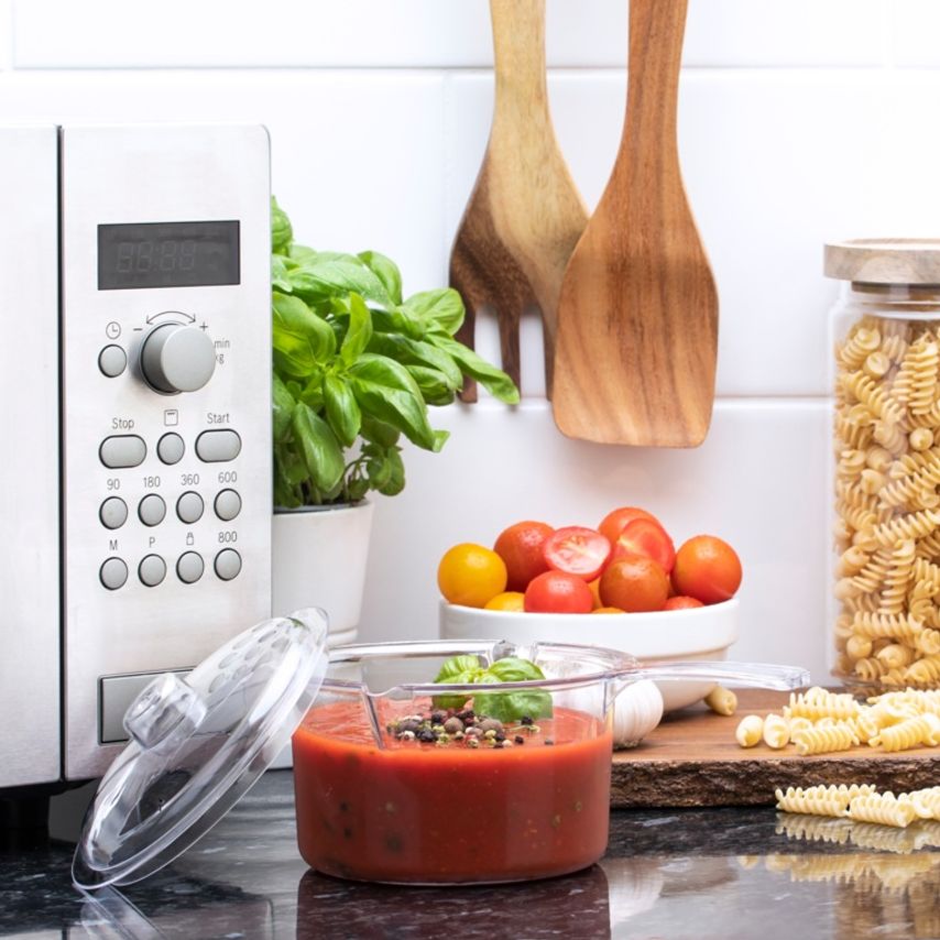 Easy Cook Large Sauce Pan & Lid 0.9L